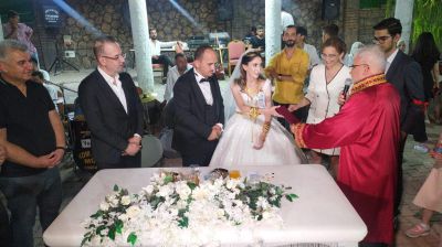 Belediye Personelimiz Ferhat Yüksel ile Senem Kumluca’nın nikah akdini gerçekleştirdik.